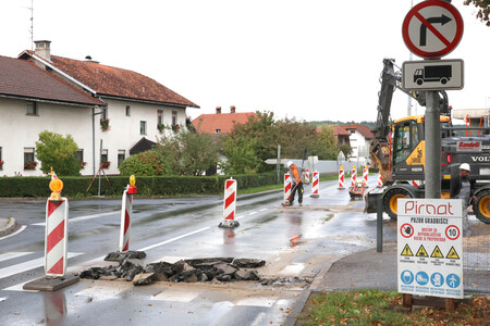 PRIPRAVE ZA SEMAFOR PRED KULTURNIM DOMOM 03 FOTO LJUBO VUKELIČ